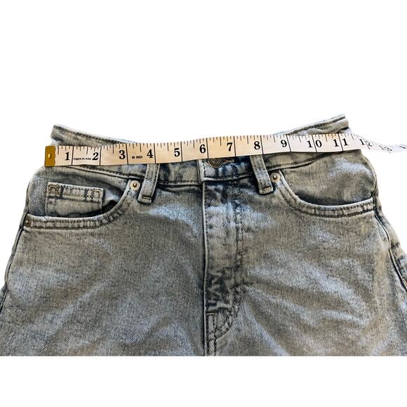 H&M Divided Women's Acid Wash High Waisted Denim Shorts Size 0 Blue - Picture 5 of 7